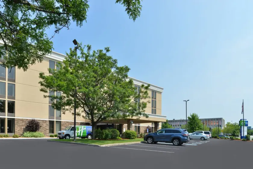 Holiday Inn Express Worcester Downtown - Image 1