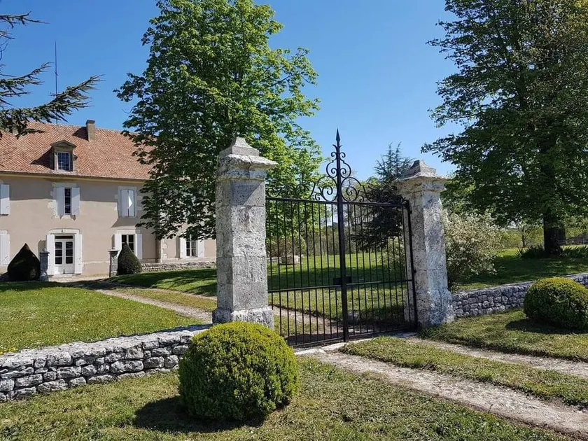 Domaine et Manoir du Picaud - Image 1