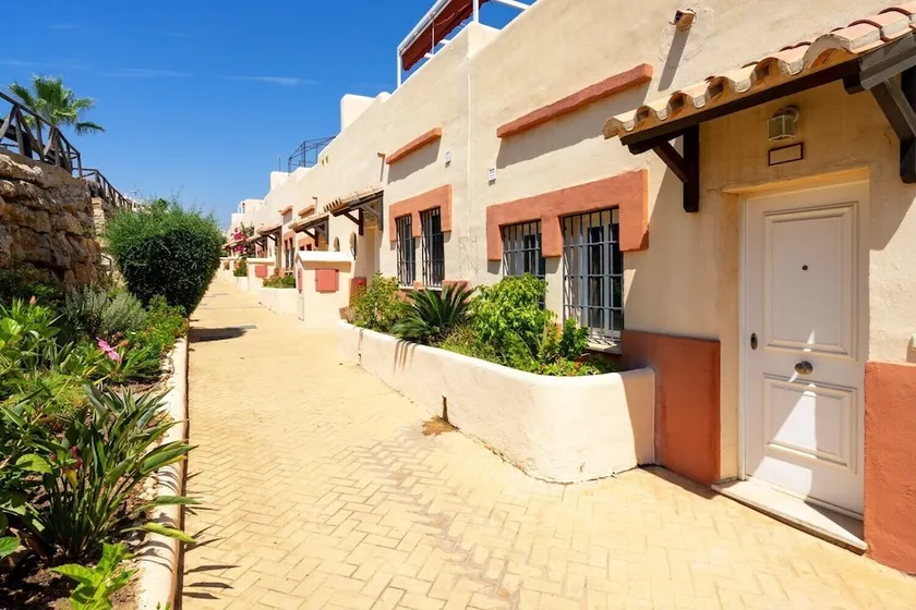 Large apartment with wonderful view - Image 1