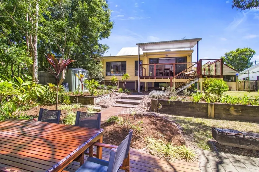 Cabarita Beach Bliss - Holiday Home On The Lake - Image 1
