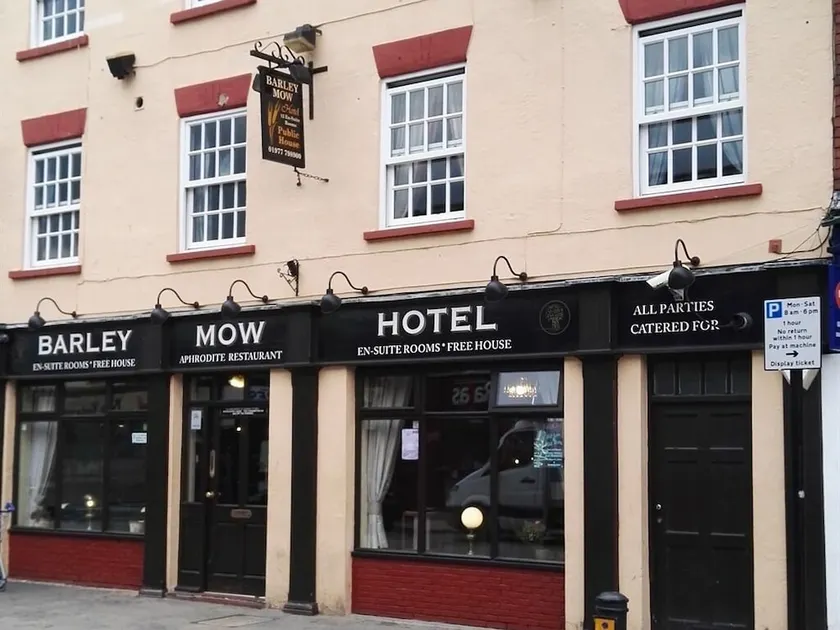 Barley Mow Hotel - Image 1