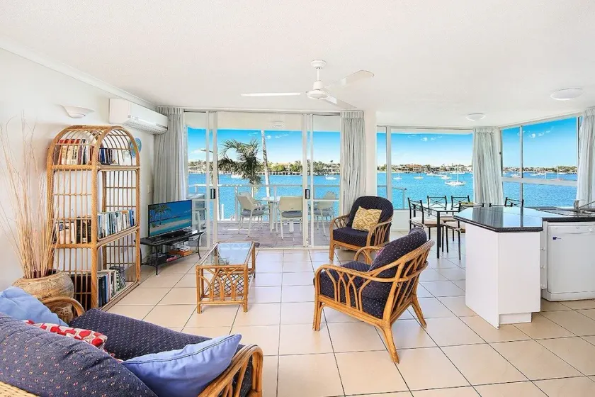 Amazing Waterfront Views Sunshine Coast H330 - Image 1