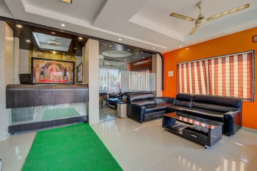 Hotel Saichha by OYO Rooms - Image 1