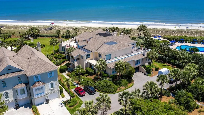 Sea Lov-ie Villa by RedAwning - Image 1