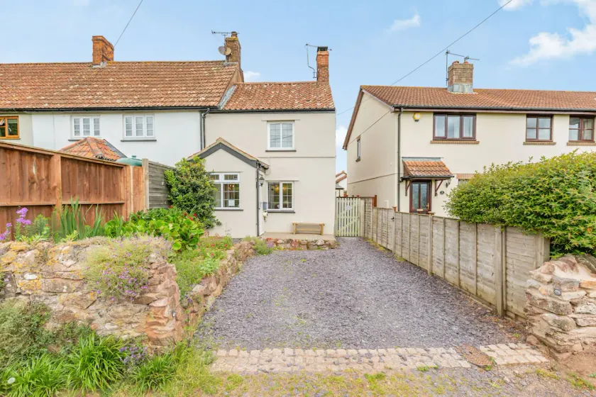 Hillside Cottage - Image 1
