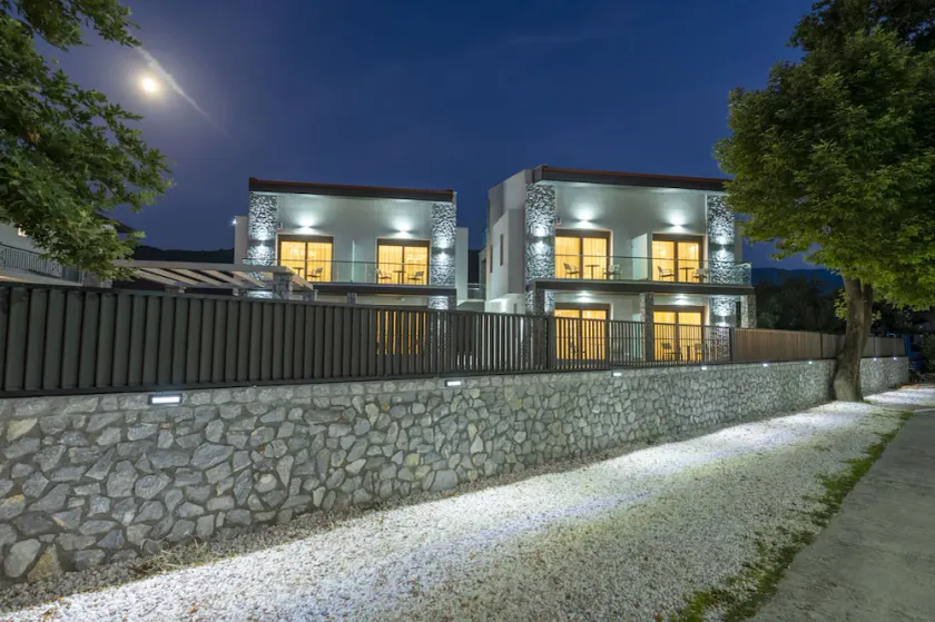 Alpe Luxury Accommodation - Image 1