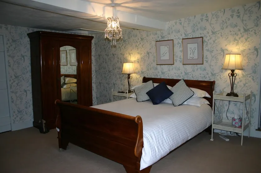 Stoke by Nayland B&B Poplars Farmhouse - Image 1