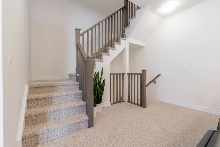 Luxurious Four Bedroom Townhouse - Image 1