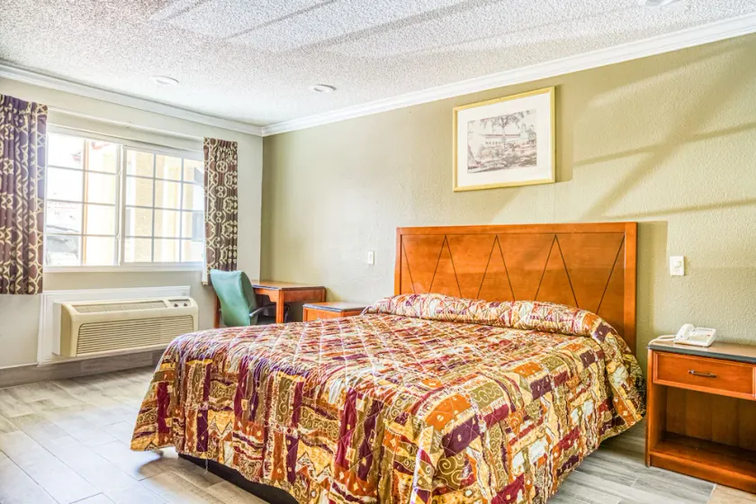 Passport Inn Whittier - Image 1