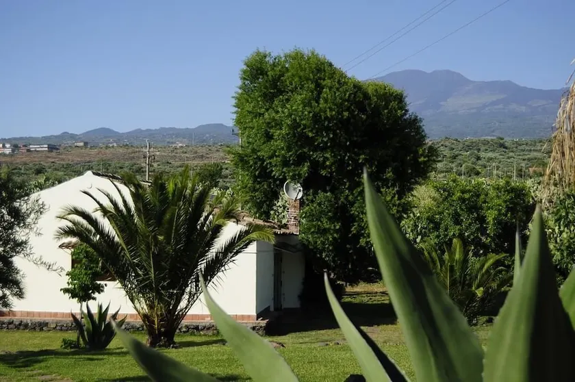 Azienda Agrituristica Mendolito dell'Etna - Image 1