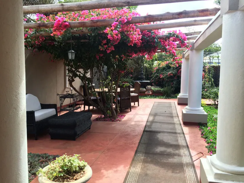 Armadale Boutique Hotel & Villas - Image 1