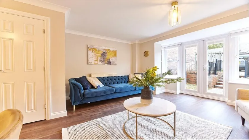 Host Stay Nightingale House - Image 1