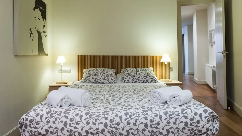 Apartamentos La Fonda - Image 1