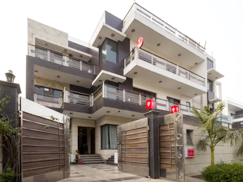 Oyo Rooms Sohna Road Premium - Image 1