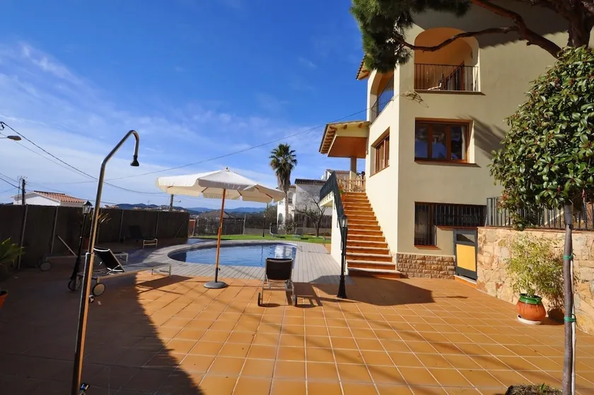 Villa Rosa - Image 1