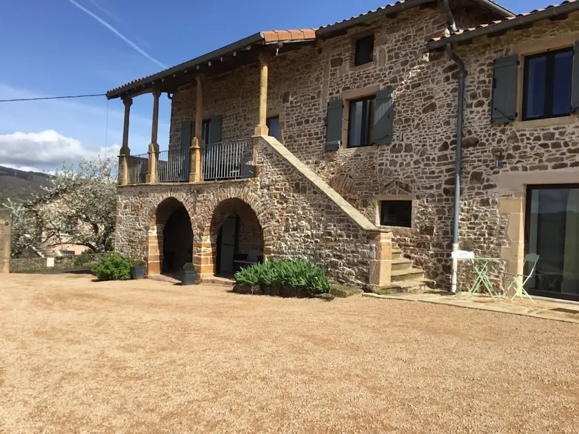 Studio in Leynes, With Furnished Garden and Wifi - 5 km From the Beach - Image 1