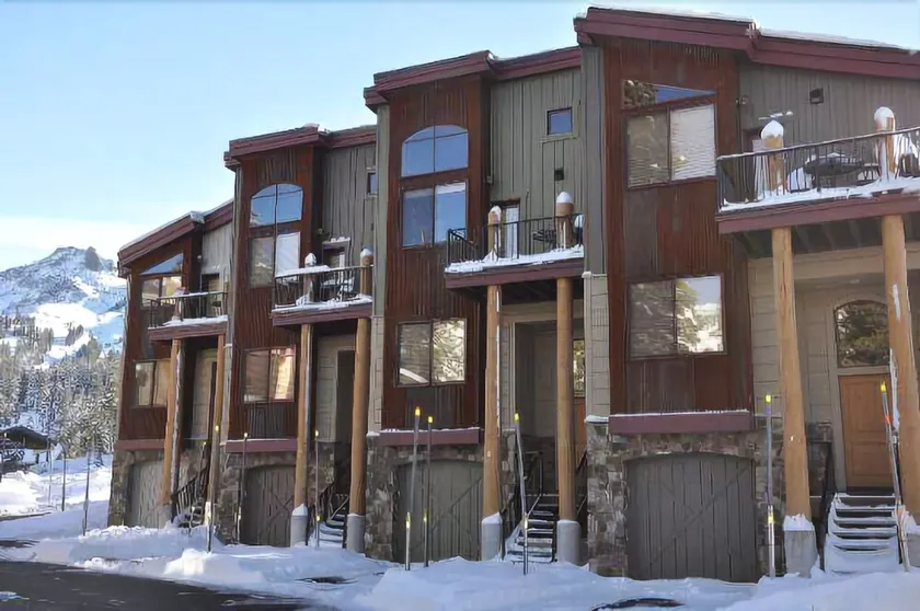 The Sentinels 7 Townhome 2 Br townhouse by RedAwning - Image 1