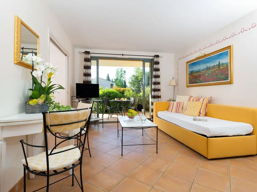 Charming apartment with dishwasher, view at the golf course - Image 1