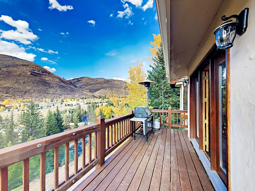4br W/ Deck, Balcony & Double-sided Fireplace 4 Bedroom Duplex - Image 1