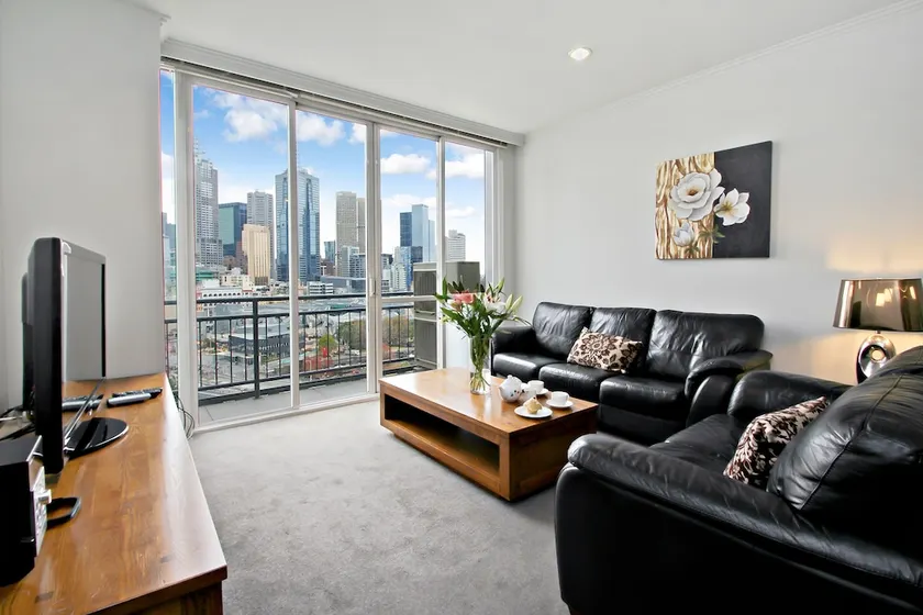 28 Southbank Apartments - Image 1