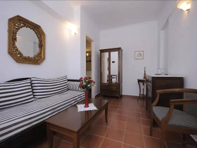 Papadakis Hotel - Image 1