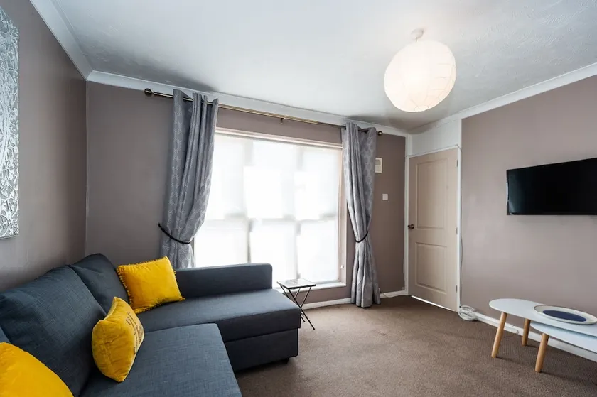 Collenswood House - Image 1