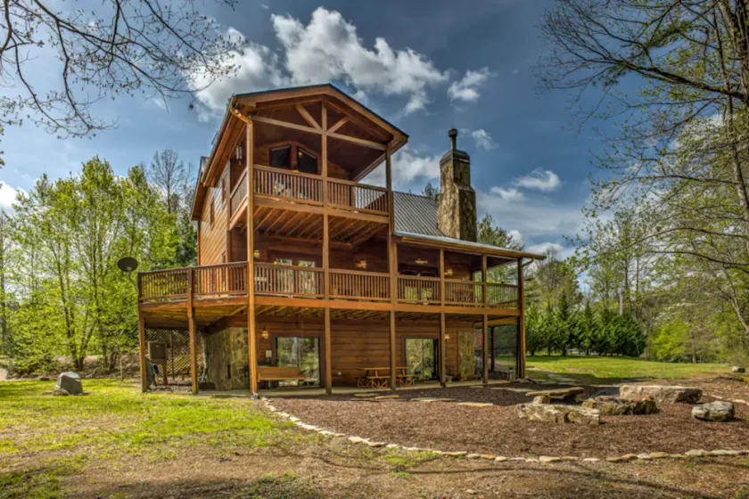 The Wandering Wilscot Lodge by Escape to Blue Ridge - Image 1