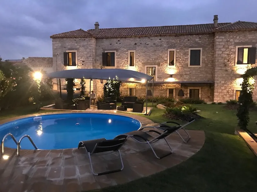 Mansion With 5 Bedrooms in Gesturi, With Private Pool, Enclosed Garden - Image 1