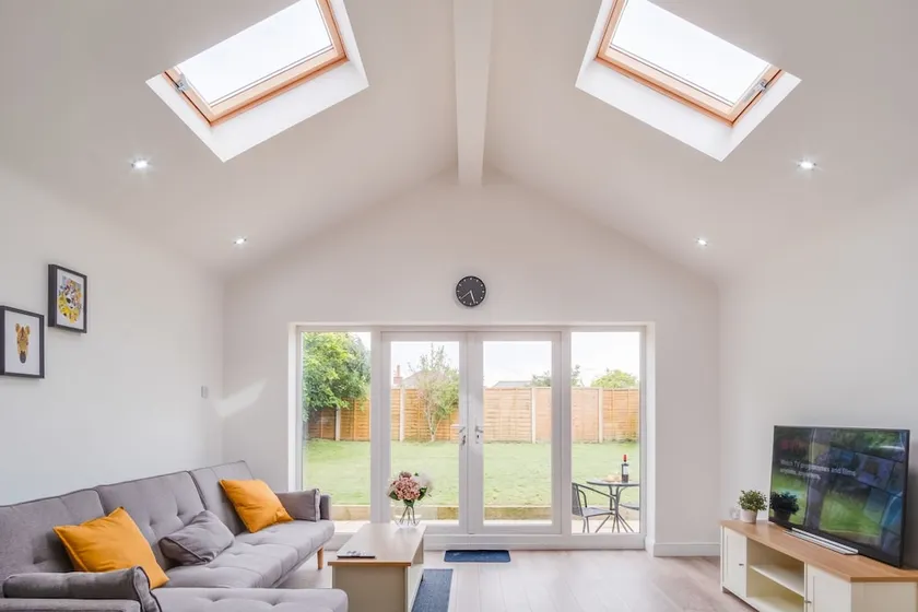 Luxury Private Wirral Bungalow - Image 1