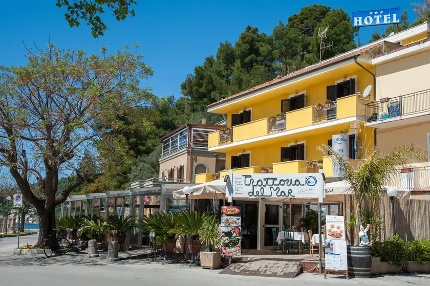 Hotel Il Porto - Image 1