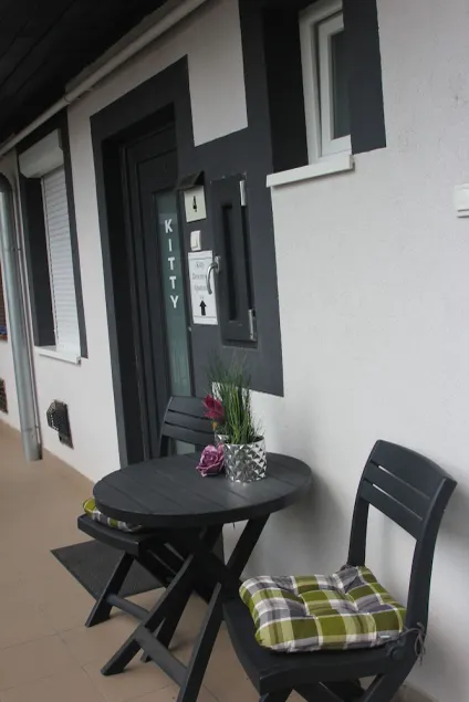 Kitty Downtown Apartman - Image 1