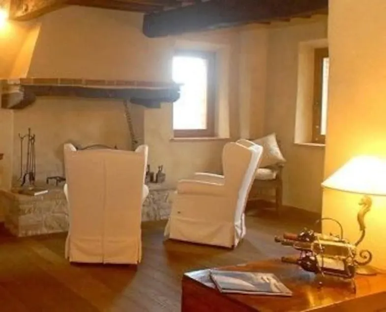 Hotel La Paterna di Rigomagno - Image 1