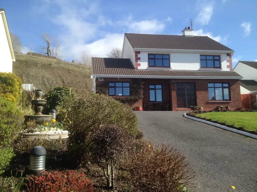 Hazelbrook Bed & Breakfast - Image 1