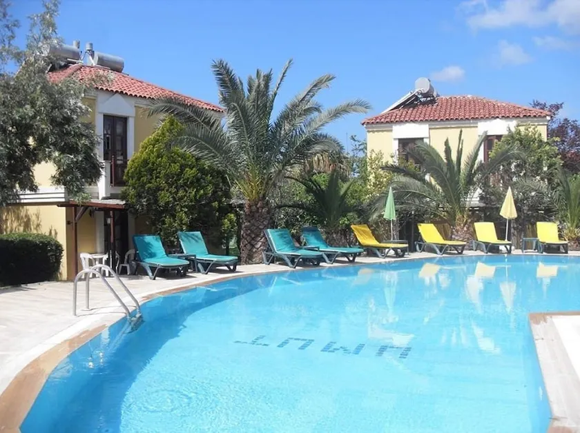 Gondol Apartments - Image 1