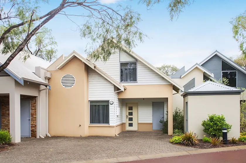 Beach Retreat - Image 1