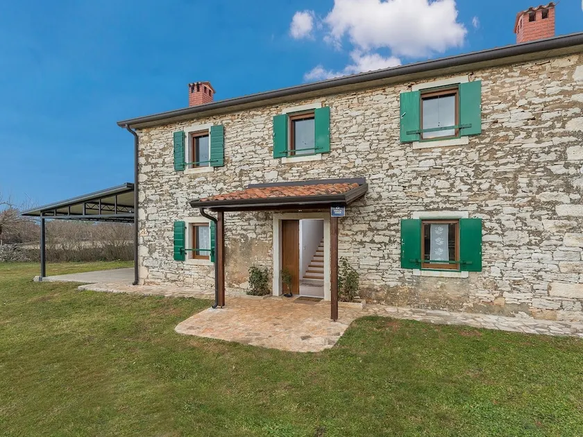 Traditional Stone Holiday House for up to 8 Persons - Image 1