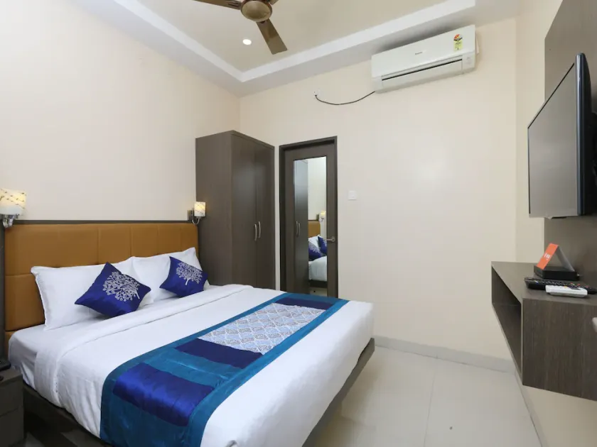 Kalyani Grand by OYO - Image 1