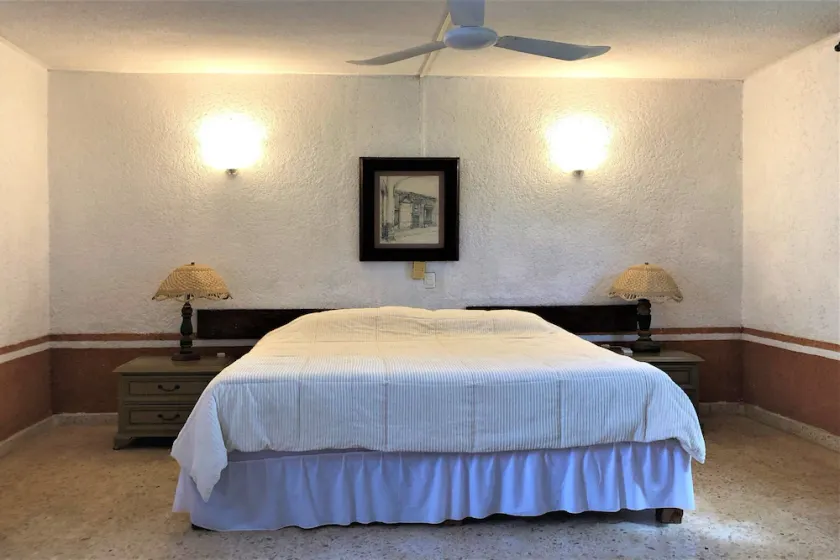 Hacienda Blanca Flor - Image 1
