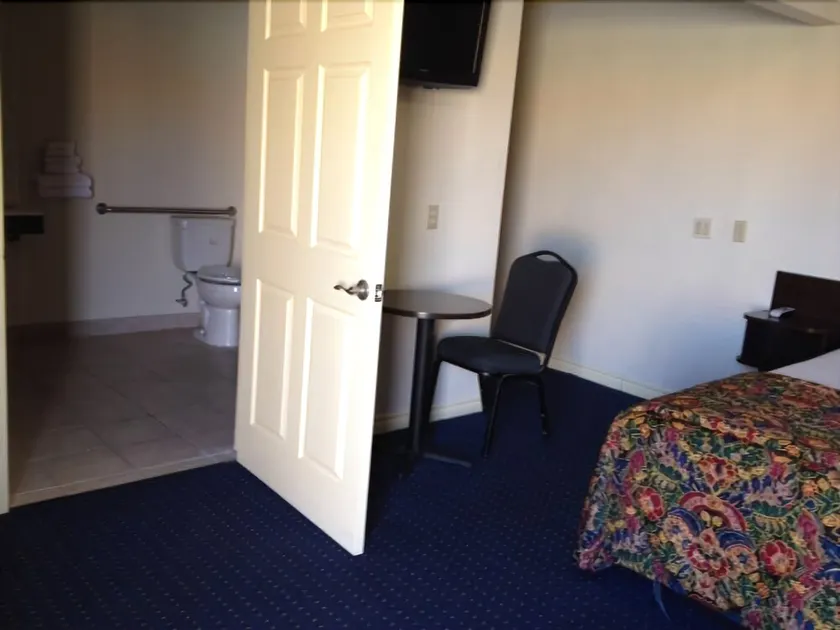 Mayfair Passport Inn Inyokern - Image 1