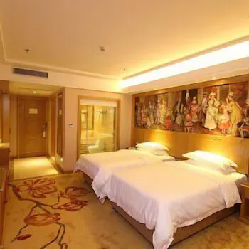Vienna 3 Best Hotel (Dalang Commercial Center) - Image 1