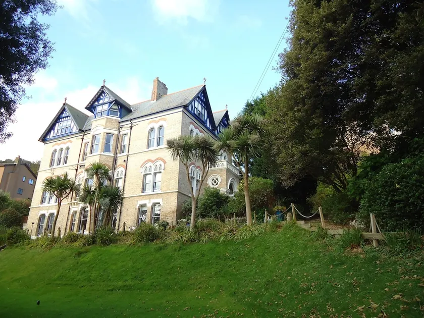 Finest Retreats - Westwell Hall - Image 1