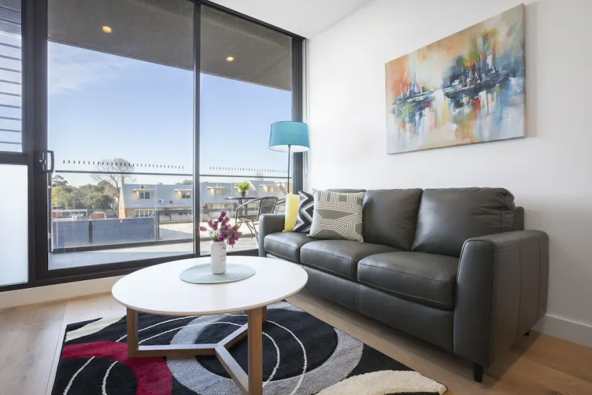 BOUTIQUE STAYS - Hampton Hub - Image 1