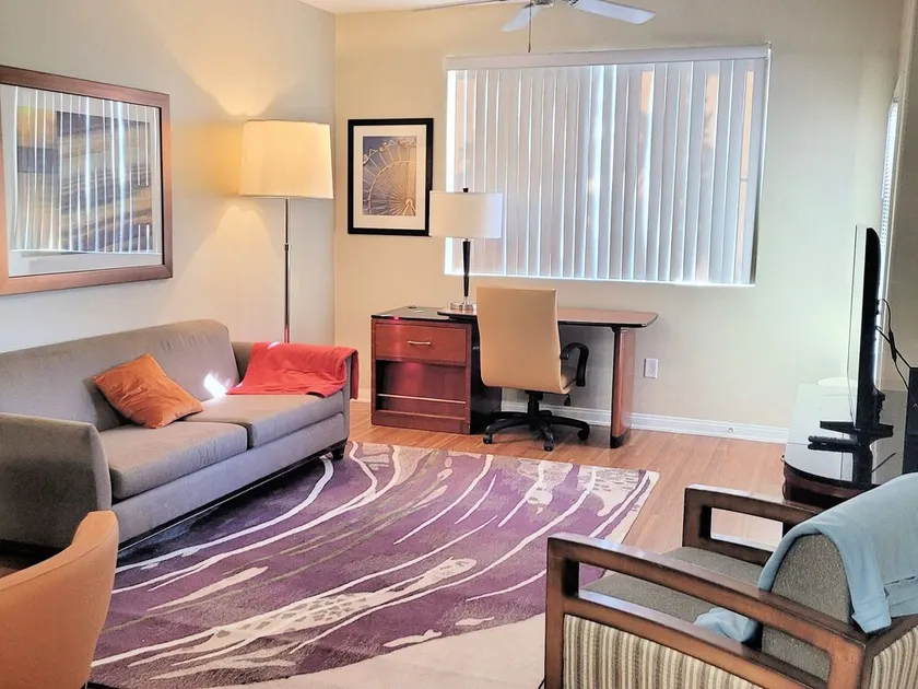 Lovely Apartments at Fullerton - Image 1