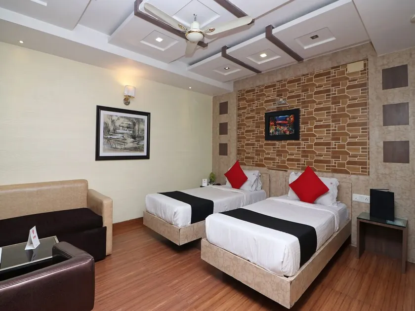 Hotel Heaven - Image 1