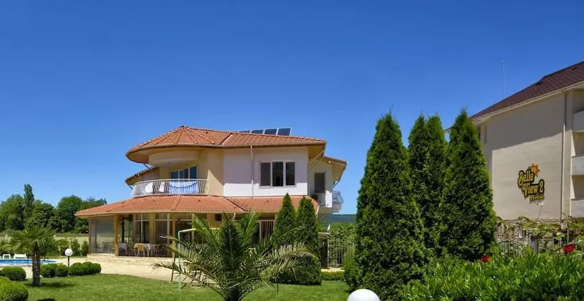 Belle View Hotel - Image 1
