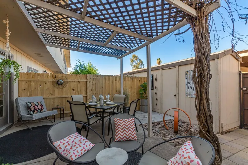 Lodge Townhouse 2 Bedroom Townhouse by Redawning - Image 1