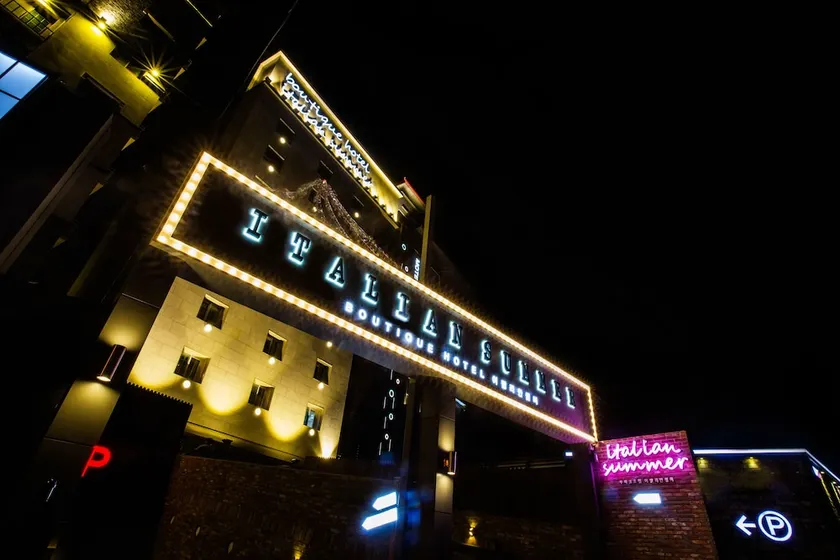 Italian Summer Boutique Hotel - Image 1