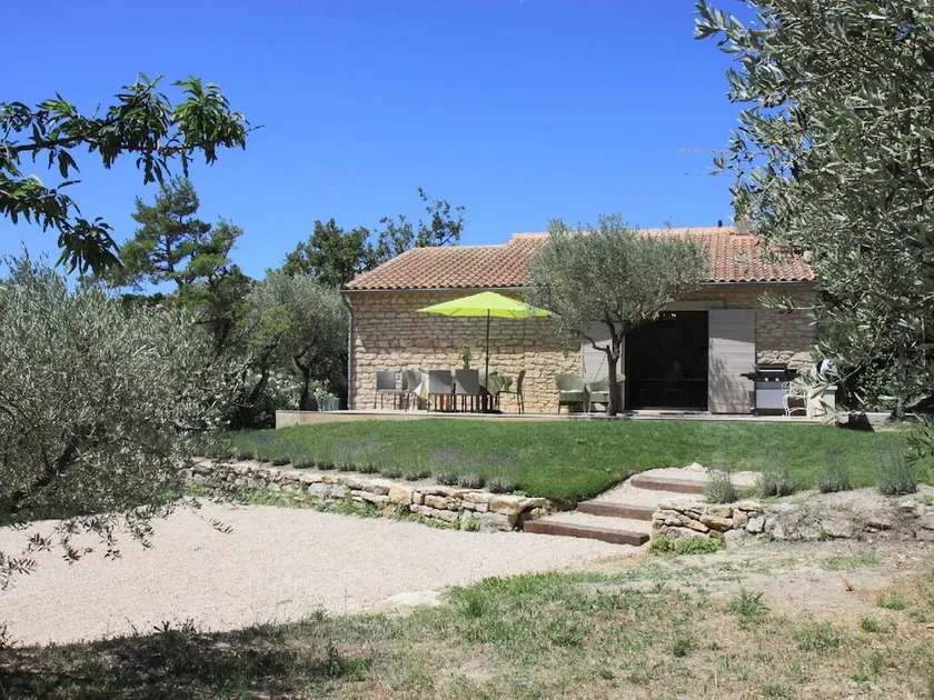 Holiday Home With Exceptional Views of the Luberon - Image 1