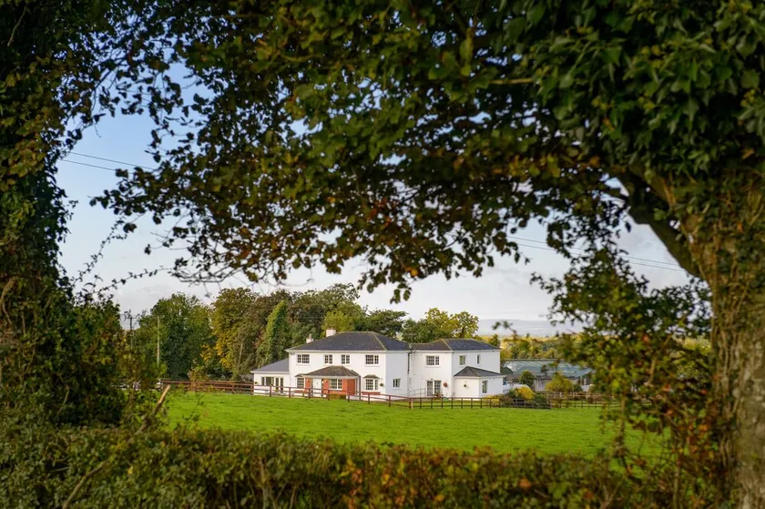 Ballindrum Farm B&B - Image 1