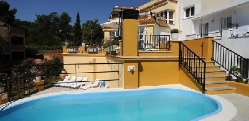 Apartamento climatizado perfecto para familias - Image 1